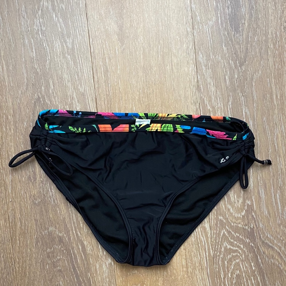 La Roche - Black and Floral Lined
